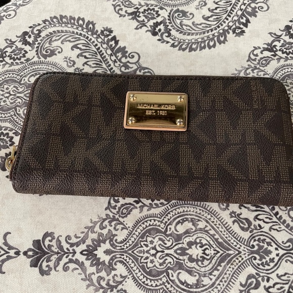 Woman’s wallets - Picture 3 of 4